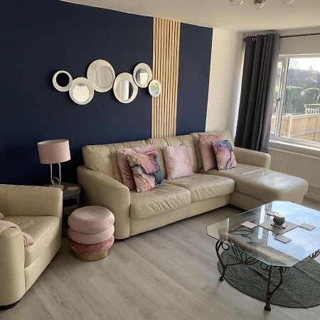 Crowthorne House, Beautiful 3 Bedroom Home For Upto 8 Guests, With Sofa Bed Cul-De-Sac With Private Driveway 诺丁汉 外观 照片