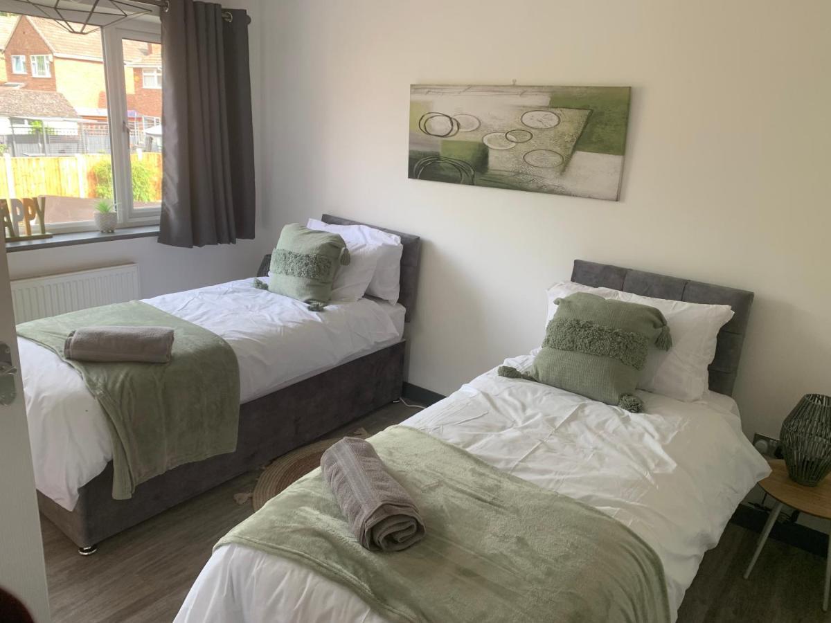 Crowthorne House, Beautiful 3 Bedroom Home For Upto 8 Guests, With Sofa Bed Cul-De-Sac With Private Driveway 诺丁汉 外观 照片